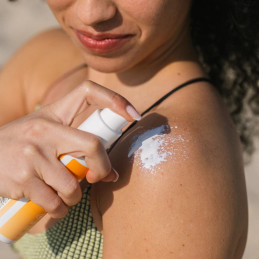 Spray Soleil Naturel Alphanova SPF 30 – Haute protection, Résistante à l'eau, Respect écosystèmes