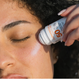 Stick Solaire Visage SPF 50 15g – Haute protection, Résistant à l'eau, Respect écosystèmes – Cosmétiques Alphanova Finistère